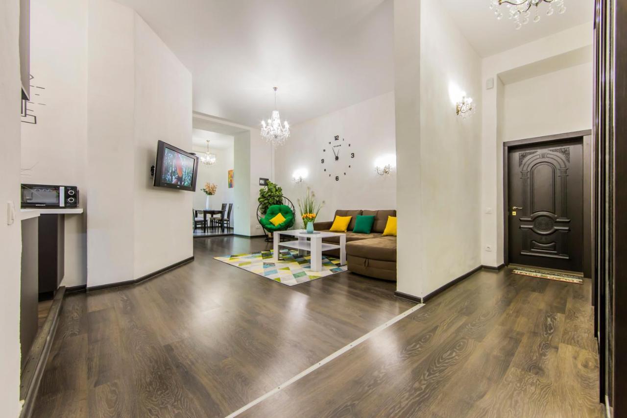 2К Квартира Поруч Із Майданом Незалежності Kiew Exterior foto