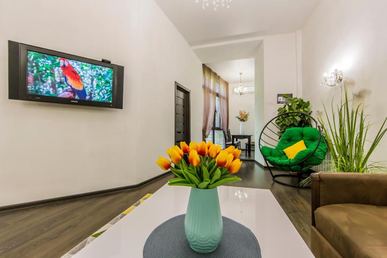 2К Квартира Поруч Із Майданом Незалежності Kiew Exterior foto
